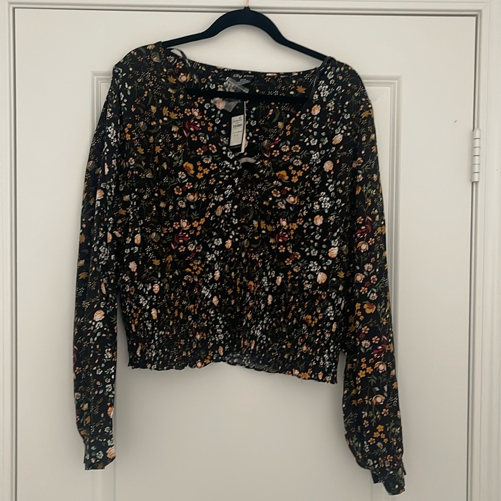 Top Spring Ditsy Black Floral